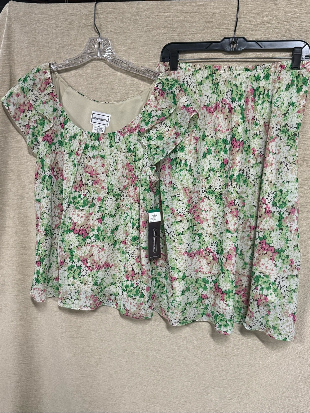 karin stevens Green and Pink Floral Two-Piece Skirt Set